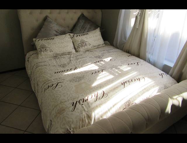 2 BEDROOM TOWNHOUSE FOR SALE IN ALBERTSDAL